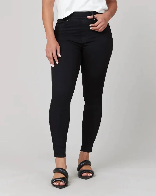 women's dark-wash denim jeans -Ankle Skinny Jean In Clean Black